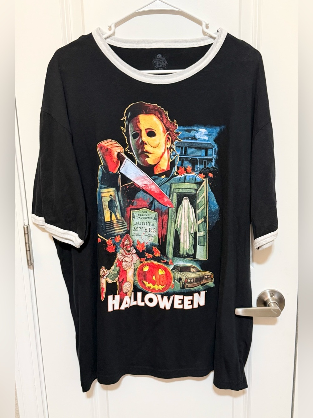 Black Halloween Horror Nights 2022 Michael Myers Ringer T-Shirt 2X